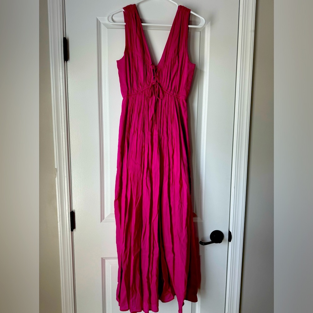 Beautiful Abercrombie and Fitch new without tags midi pink dress